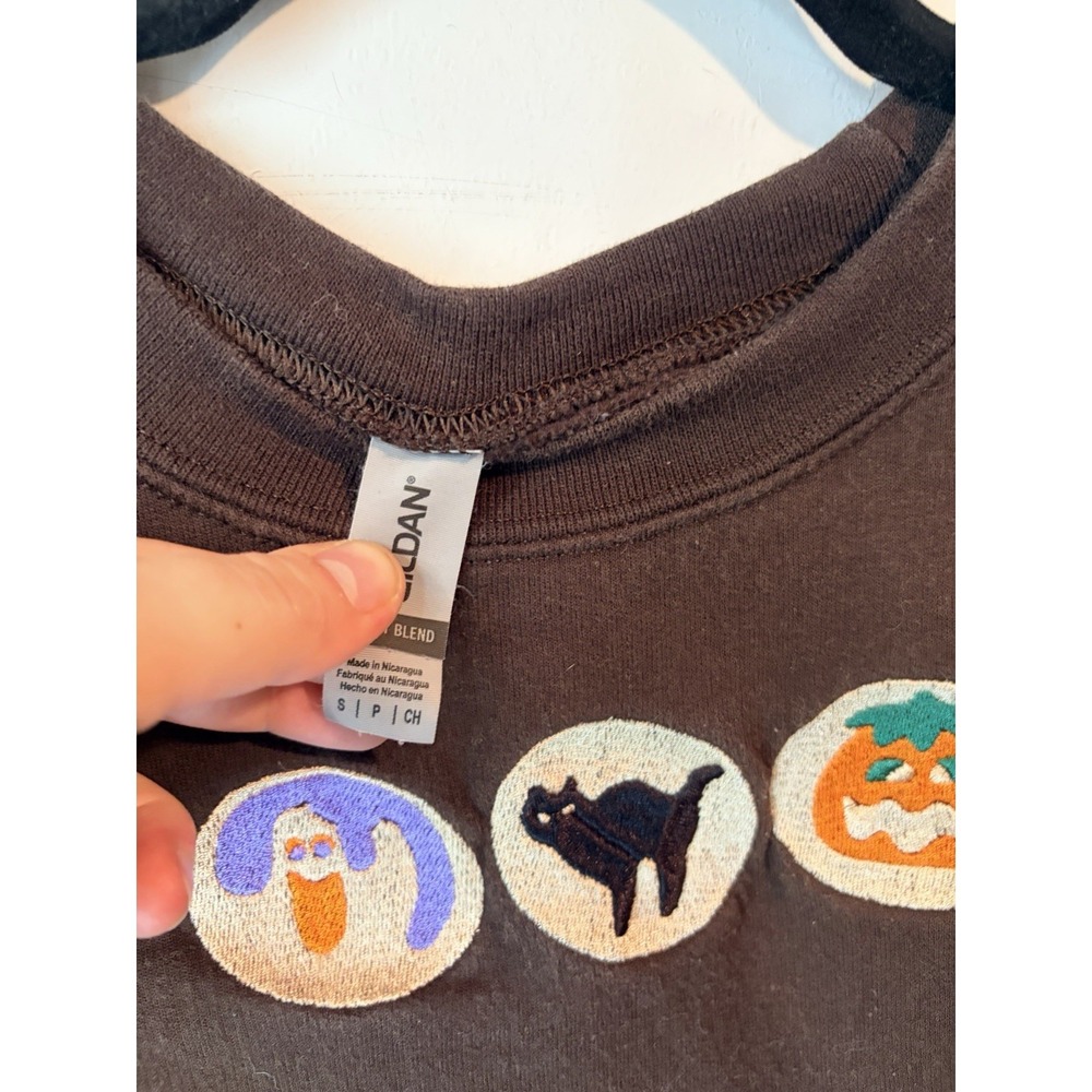 Halloween Sweatshirt Small Black Ghost Cat Pumpkin Embroidered Crewneck Small - Picture 3 of 5